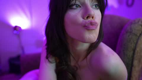 Snapshot of xobondaixo chatting on January 5, 7:49 am Bella Bondai online show from January 5, 7:49 am