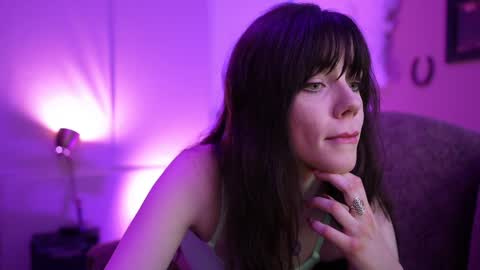 Snapshot of xobondaixo chatting on February 5, 8:21 am Bella Bondai online show from February 5, 8:21 am