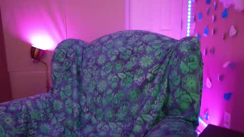 Snapshot of xobondaixo chatting on March 4, 9:51 am Bella Bondai online show from March 4, 9:51 am