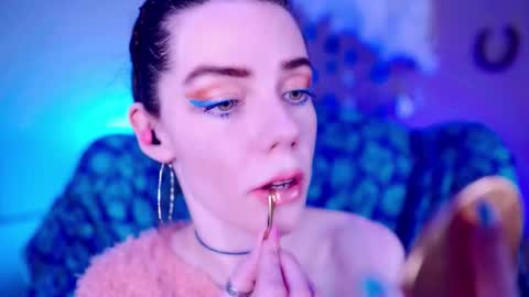 Snapshot of xobondaixo chatting on December 4, 3:38 am Bella Bondai online show from December 4, 3:38 am