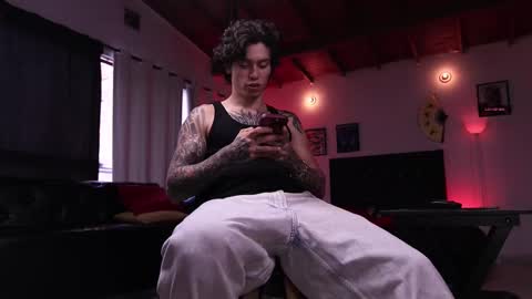 Snapshot of xomega_02 chatting on October 24, 8:05 pm online show from October 24, 8:05 pm