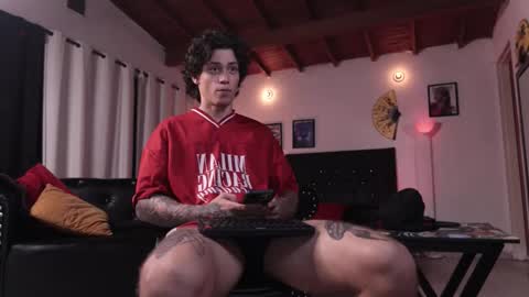 Snapshot of xomega_02 chatting on November 7, 12:10 am online show from November 7, 12:10 am