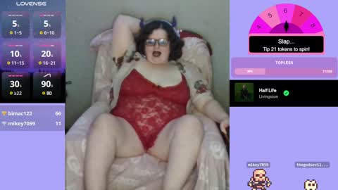 Nerdykitty online show from December 18, 7:15 am