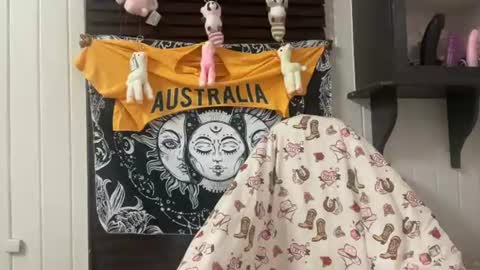 xopeachybaby online show from June 17, 5:10 am