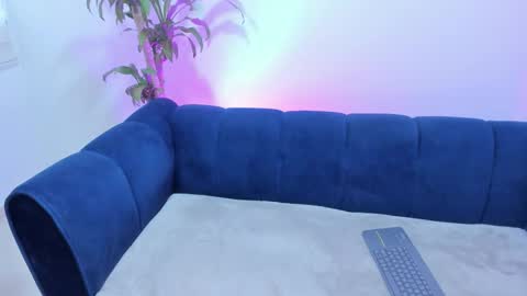 Snapshot of xoxo_angel chatting on December 3, 2:26 pm xoxo_angel online show from December 3, 2:26 pm