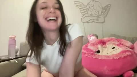 Snapshot of xoxo_roseee chatting on February 19, 4:23 am xoxo rosee online show from February 19, 4:23 am