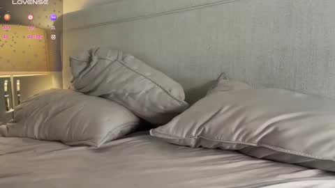 jenn online show from February 17, 4:24 pm