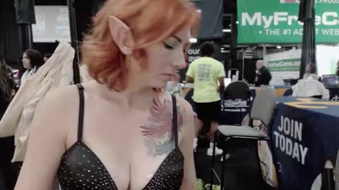 Snapshot of xpbunni chatting on October 24, 9:00 pm xpbunni online show from October 24, 9:00 pm