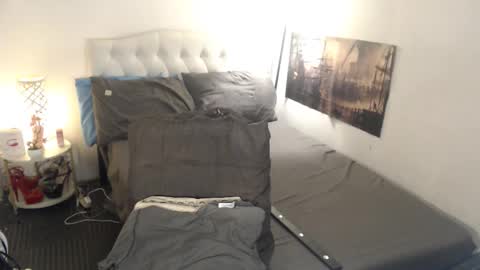 Snapshot of xqueenyasiandomcumx chatting on January 14, 10:10 am address me as QUEEN NINA A Little Bit of ANGELIC FACE with a Wild Demonic Side online show from January 14, 10:10 am