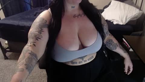 Snapshot of xrileyschembri chatting on December 2, 12:30 am xorileyschembri online show from December 2, 12:30 am