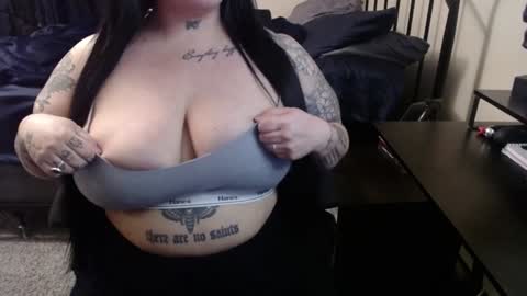 Snapshot of xrileyschembri chatting on December 24, 1:06 am xorileyschembri online show from December 24, 1:06 am