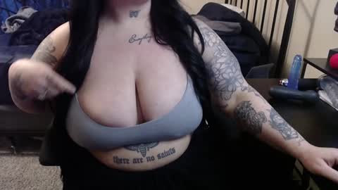 Snapshot of xrileyschembri chatting on December 28, 12:04 am xorileyschembri online show from December 28, 12:04 am