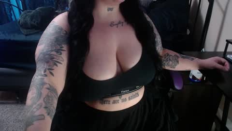 Snapshot of xrileyschembri chatting on February 8, 1:22 am xorileyschembri online show from February 8, 1:22 am