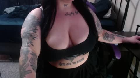 Snapshot of xrileyschembri chatting on February 19, 2:12 am xorileyschembri online show from February 19, 2:12 am