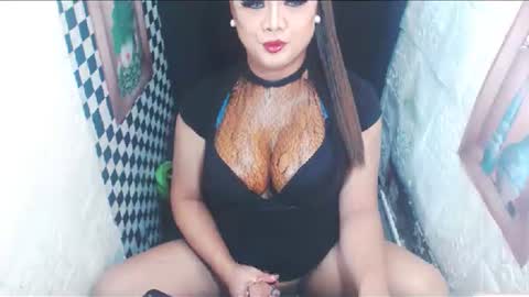 AYU  online show from September 9, 2:38 pm