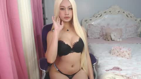 Snapshot of xsexyninedollx chatting on June 13, 8:51 pm Cleo de nile online show from June 13, 8:51 pm