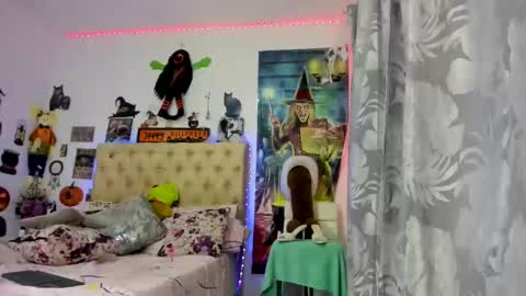 Snapshot of xshantall_hotx chatting on October 23, 6:13 am Shantyonlyfansshantallsalcedo online show from October 23, 6:13 am