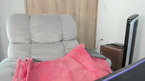 Snapshot of xspecialroomx chatting on May 6, 6:57 pm Hellen Sofia instagram hellen5546 online show from May 6, 6:57 pm