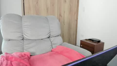 Snapshot of xspecialroomx chatting on May 10, 8:25 pm Hellen Sofia instagram hellen5546 online show from May 10, 8:25 pm