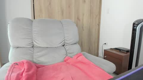 Snapshot of xspecialroomx chatting on May 11, 7:22 pm Hellen Sofia instagram hellen5546 online show from May 11, 7:22 pm