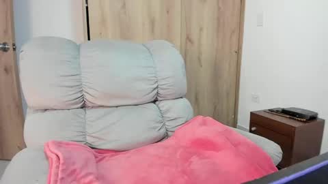 Snapshot of xspecialroomx chatting on May 20, 10:16 pm Hellen Sofia instagram hellen5546 online show from May 20, 10:16 pm