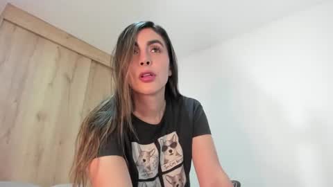 Snapshot of xspecialroomx chatting on June 19, 8:56 pm Hellen Sofia instagram hellen5546 online show from June 19, 8:56 pm