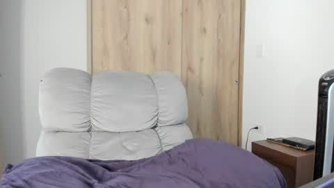 Snapshot of xspecialroomx chatting on July 4, 1:17 pm Hellen Sofia instagram hellen5546 online show from July 4, 1:17 pm