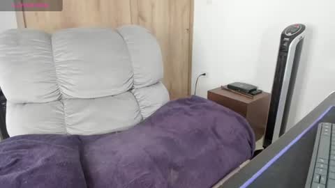 Snapshot of xspecialroomx chatting on August 1, 1:43 pm Hellen Sofia instagram hellen5546 online show from August 1, 1:43 pm