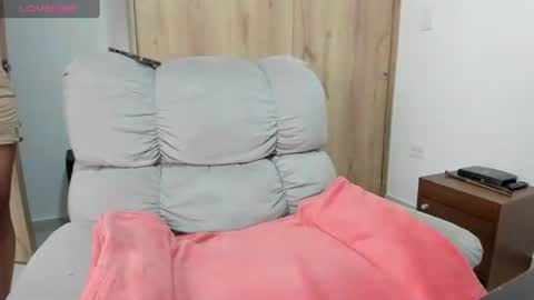 Snapshot of xspecialroomx chatting on August 4, 7:38 pm Hellen Sofia instagram hellen5546 online show from August 4, 7:38 pm