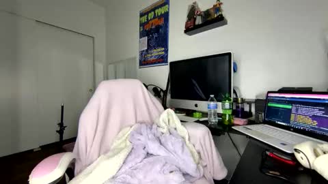 Snapshot of xstargazingx chatting on October 22, 8:47 am xStarGazingx online show from October 22, 8:47 am