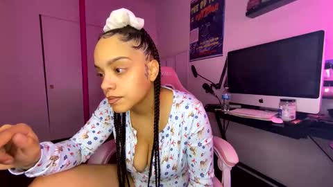 Snapshot of xstargazingx chatting on December 4, 7:17 am xStarGazingx online show from December 4, 7:17 am