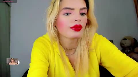 Snapshot of xthesexyboyx chatting on June 23, 7:39 am Femboy Exotic online show from June 23, 7:39 am