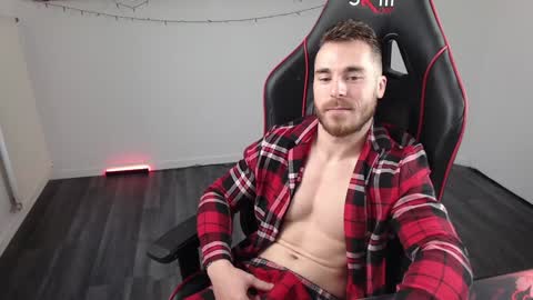 Snapshot of xtrakil chatting on December 7, 7:38 am xtrakil online show from December 7, 7:38 am