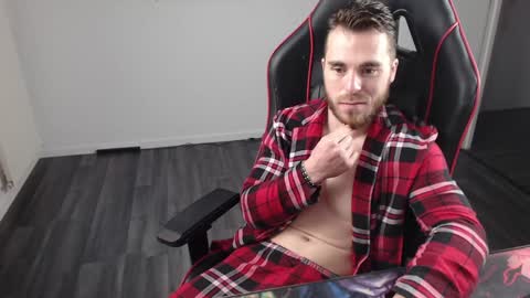 Snapshot of xtrakil chatting on December 22, 7:44 am xtrakil online show from December 22, 7:44 am