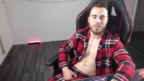 Snapshot of xtrakil chatting on December 24, 7:28 am xtrakil online show from December 24, 7:28 am