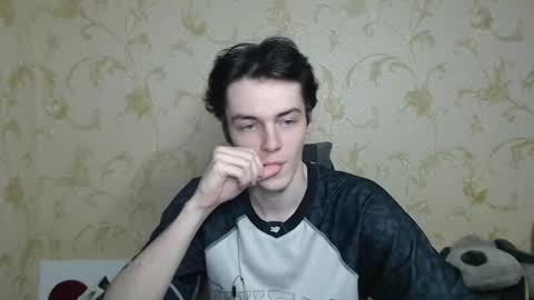 traqqq online show from December 21, 7:43 pm