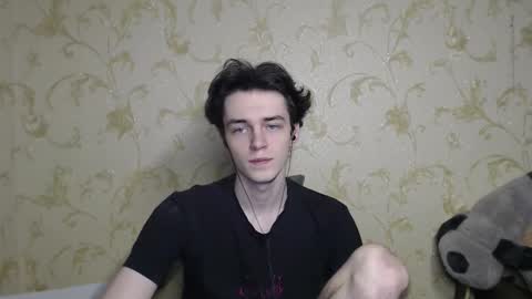 traqqq online show from December 22, 8:50 pm