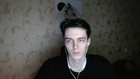 Snapshot of xtraqqq chatting on April 23, 8:11 pm traqqq online show from April 23, 8:11 pm