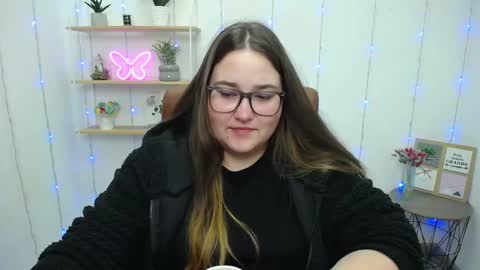 Snapshot of xx_daniella_xx chatting on January 23, 2:33 am xx daniella xx online show from January 23, 2:33 am