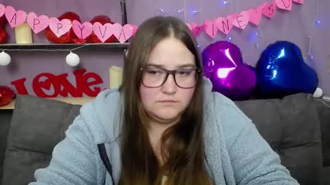 Snapshot of xx_daniella_xx chatting on February 19, 8:41 pm xx daniella xx online show from February 19, 8:41 pm