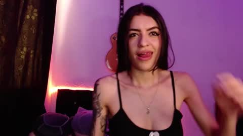 Snapshot of xx_johnson_xx chatting on October 3, 4:37 pm VALE online show from October 3, 4:37 pm