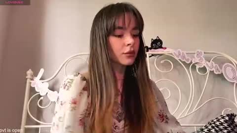 Snapshot of xx_lily chatting on July 10, 12:08 pm Lily online show from July 10, 12:08 pm