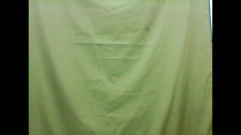 Snapshot of xx_winwin_xx chatting on October 9, 1:25 am Mariel online show from October 9, 1:25 am