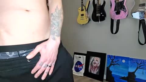 Snapshot of xxbadcatxx chatting on January 1, 5:43 am XxBADCATxX online show from January 1, 5:43 am