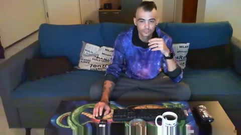 Snapshot of xxbooba_valentinoxx chatting on October 1, 3:01 am xXBooba ValentinoXx online show from October 1, 3:01 am