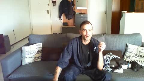 Snapshot of xxbooba_valentinoxx chatting on October 30, 8:16 am xXBooba ValentinoXx online show from October 30, 8:16 am