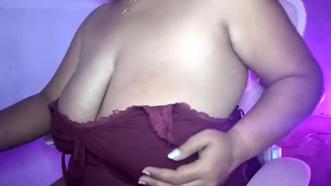 xxboobsiexx online show from March 16, 3:49 pm