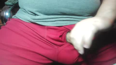 xxdadbod4ladiesxx online show from March 25, 5:30 pm