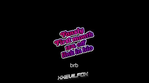 Snapshot of xxevilfox chatting on January 11, 10:18 pm Fox online show from January 11, 10:18 pm