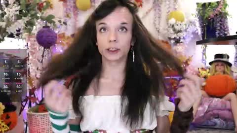 Snapshot of xxhayleemariexx chatting on October 19, 11:05 pm Haylee Marie online show from October 19, 11:05 pm